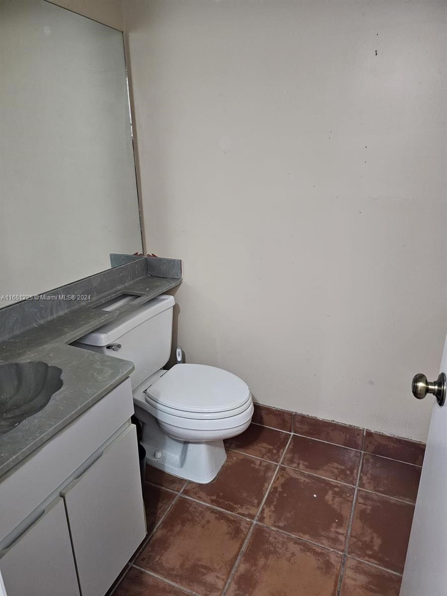 HOST CROSSINGS - Residential Lease