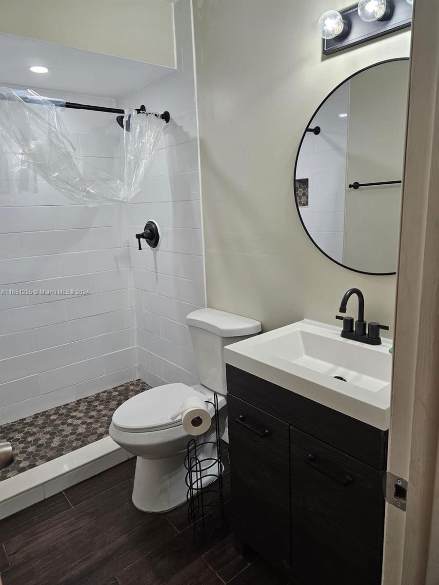 HOST CROSSINGS - Residential Lease