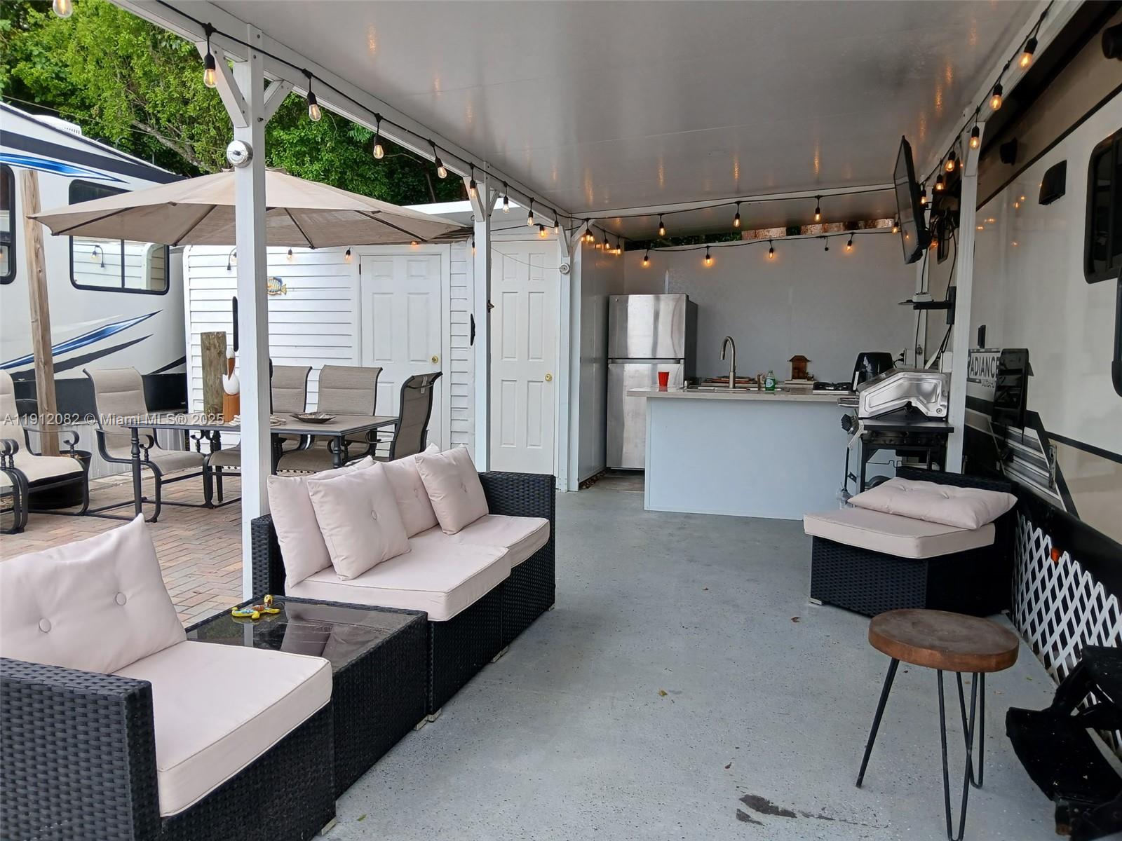 CALUSA CAMPGROUND - Residential Lease