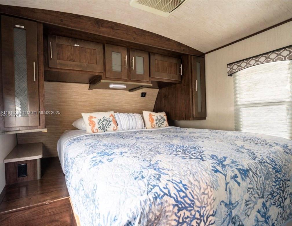 CALUSA CAMPGROUND - Residential Lease