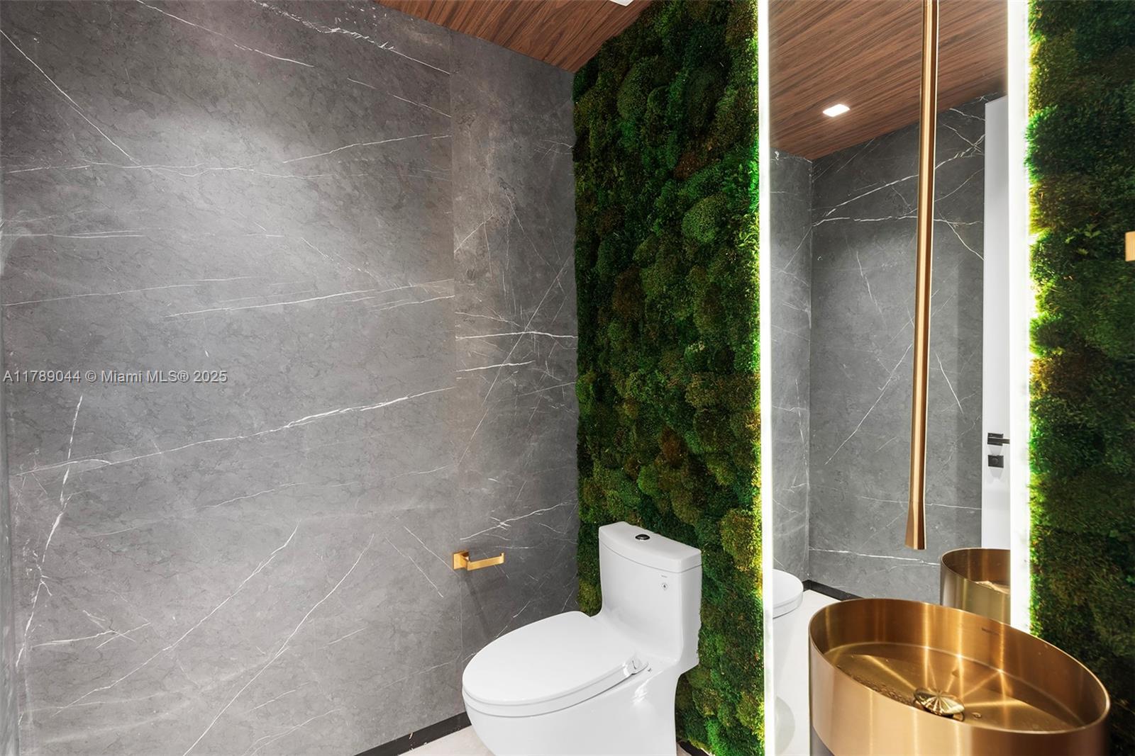 400 SUNNY ISLES CONDO EAS - Residential