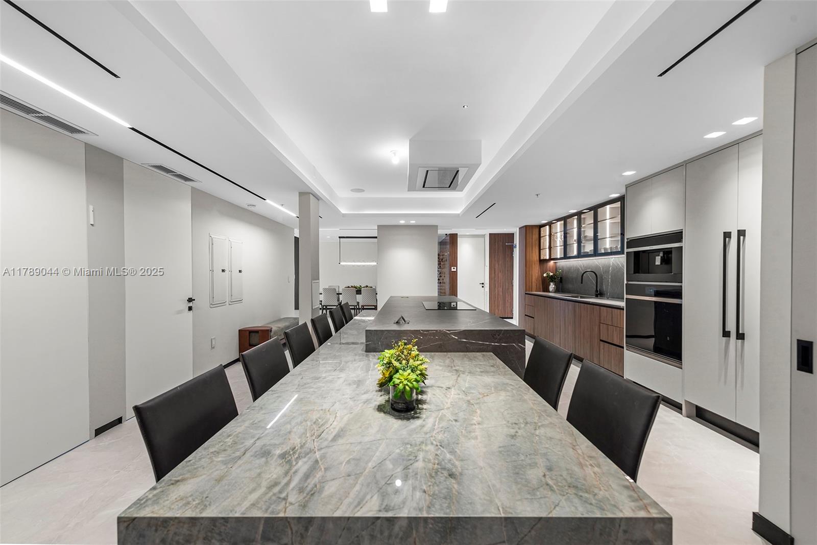 400 SUNNY ISLES CONDO EAS - Residential