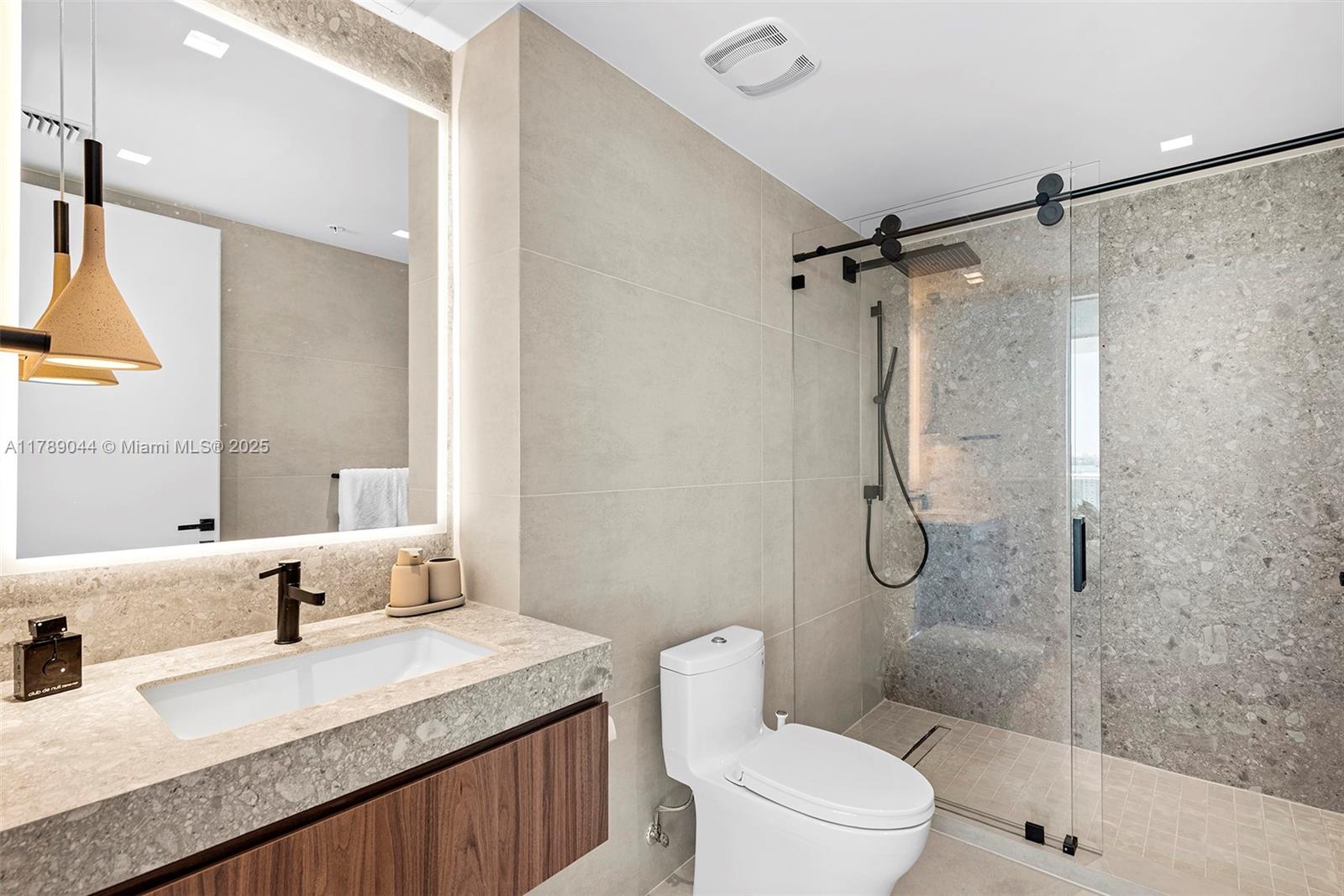 400 SUNNY ISLES CONDO EAS - Residential