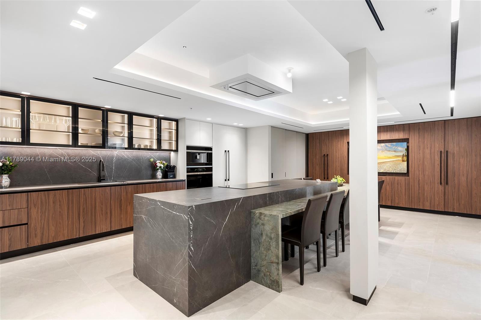 400 SUNNY ISLES CONDO EAS - Residential