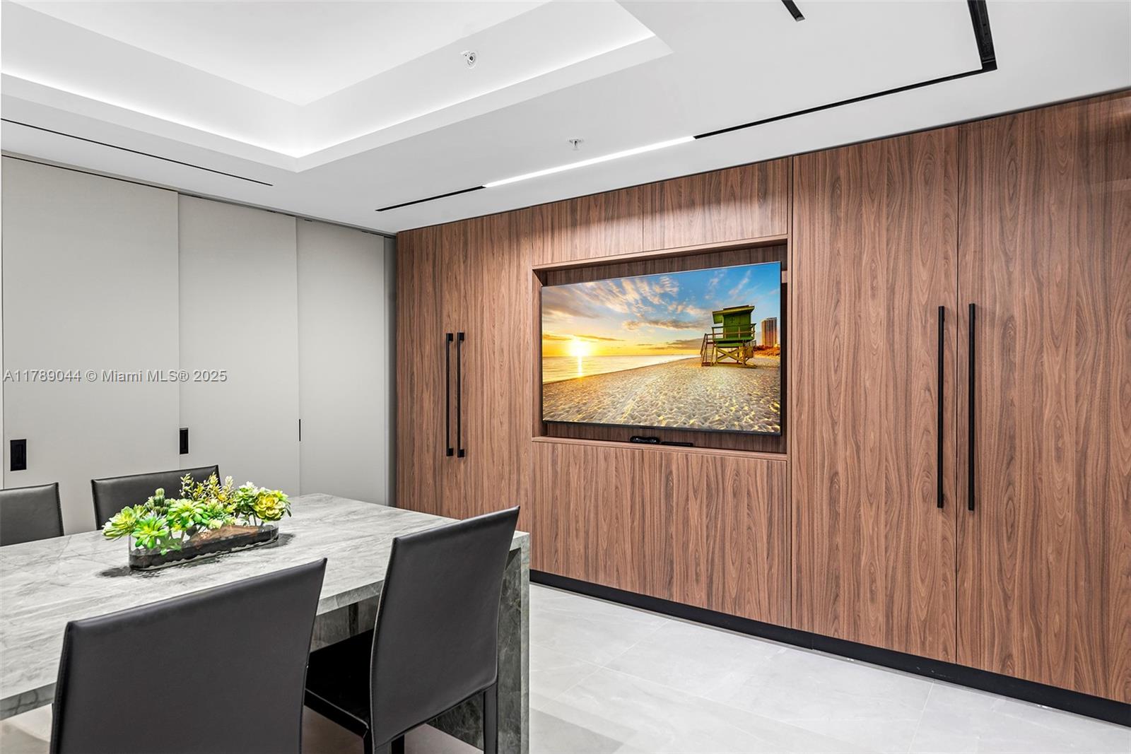 400 SUNNY ISLES CONDO EAS - Residential