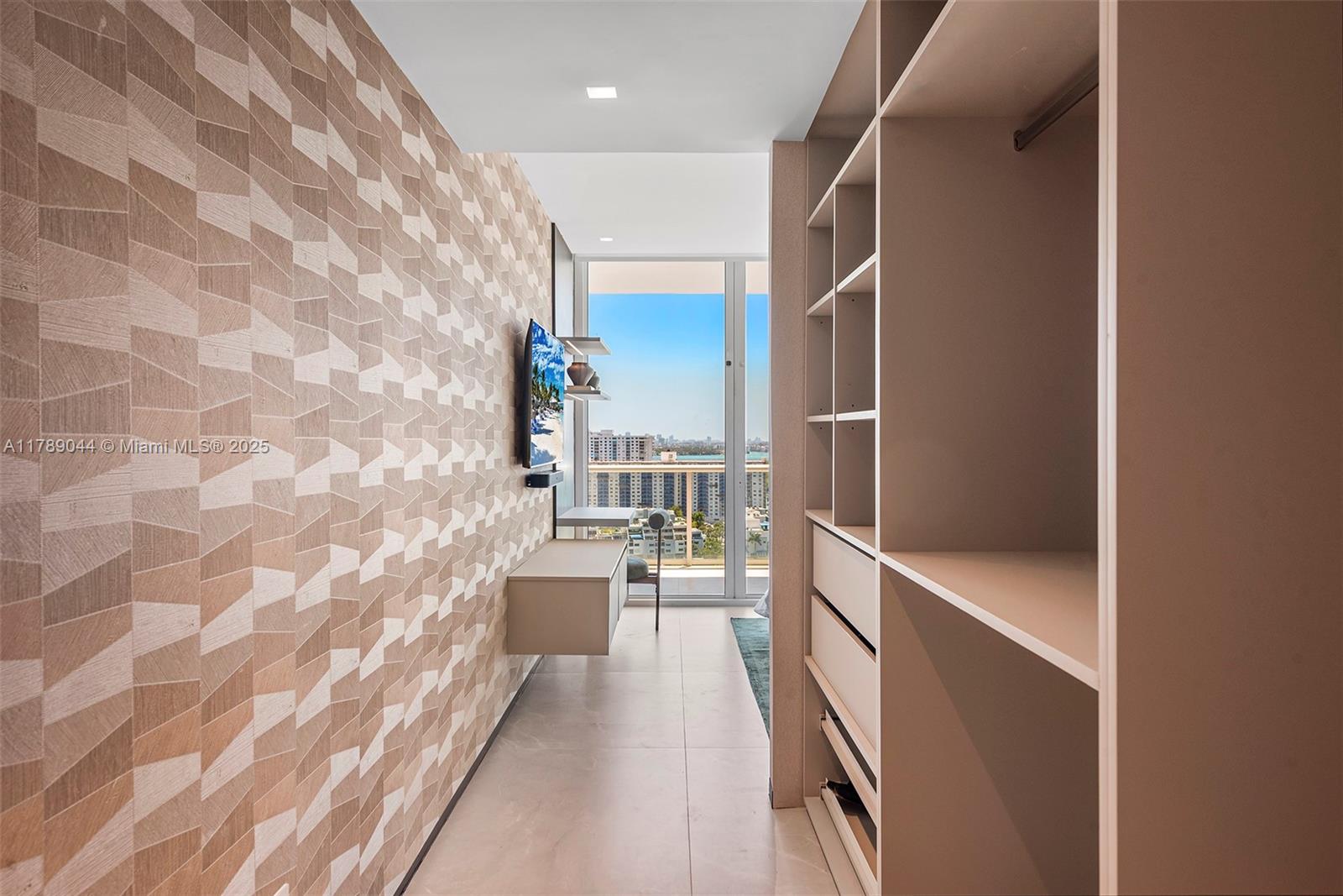 400 SUNNY ISLES CONDO EAS - Residential