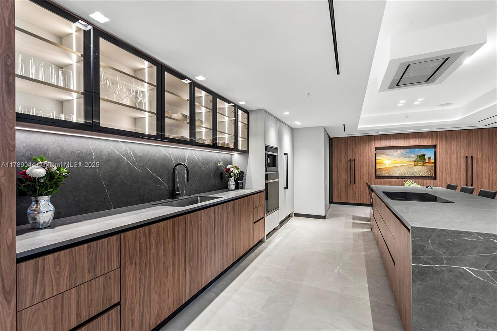 400 SUNNY ISLES CONDO EAS - Residential