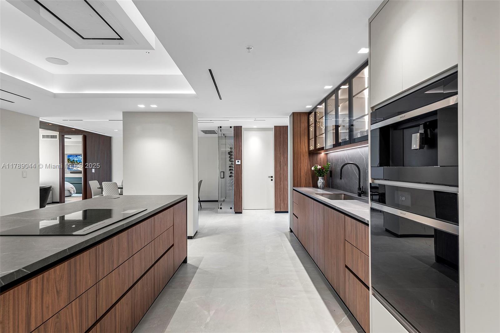 400 SUNNY ISLES CONDO EAS - Residential