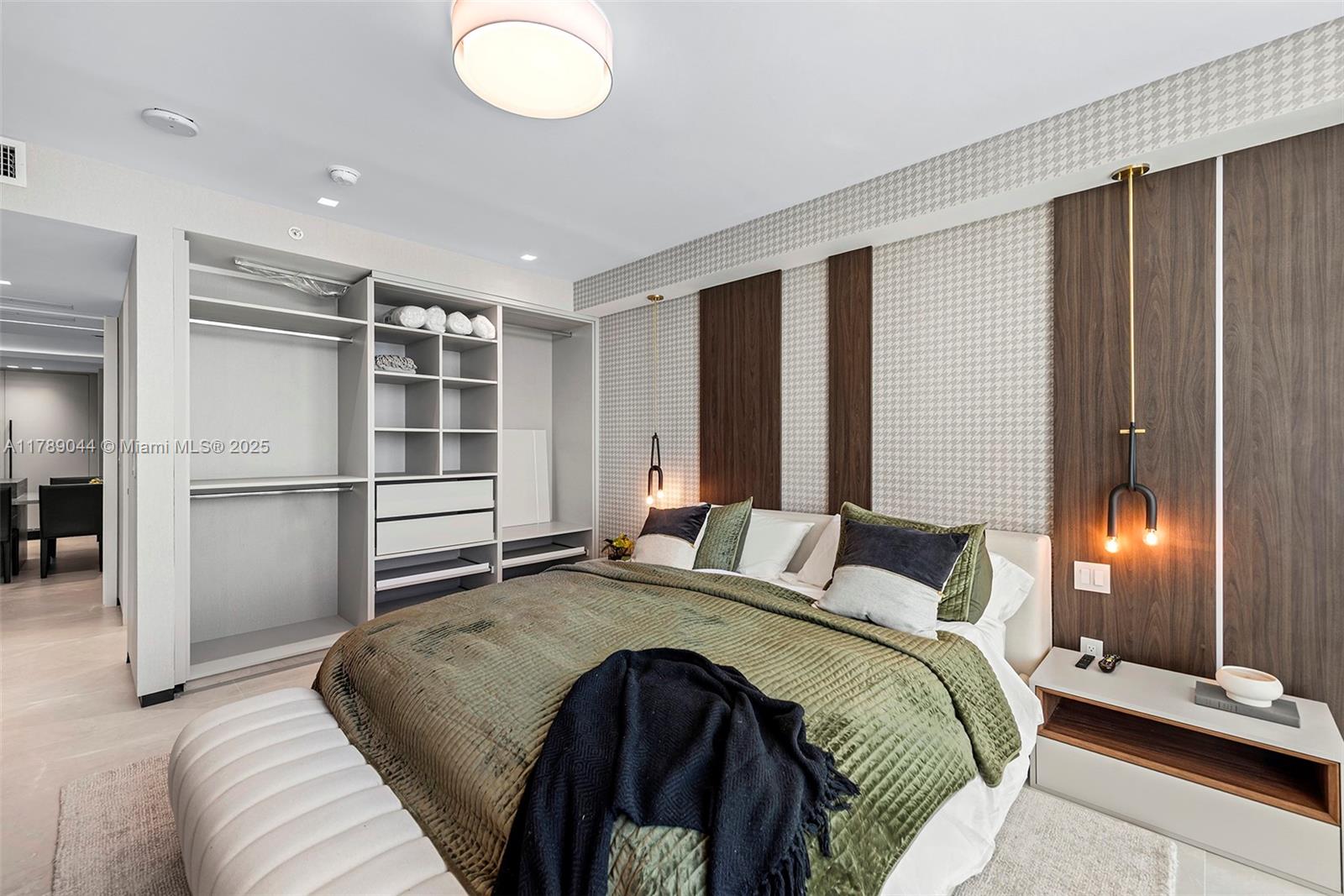 400 SUNNY ISLES CONDO EAS - Residential