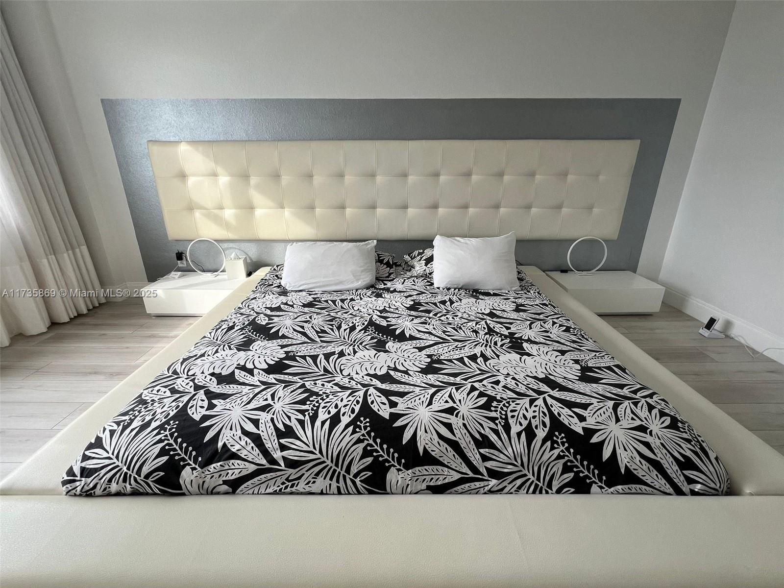 5600 CONDO - Residential Lease