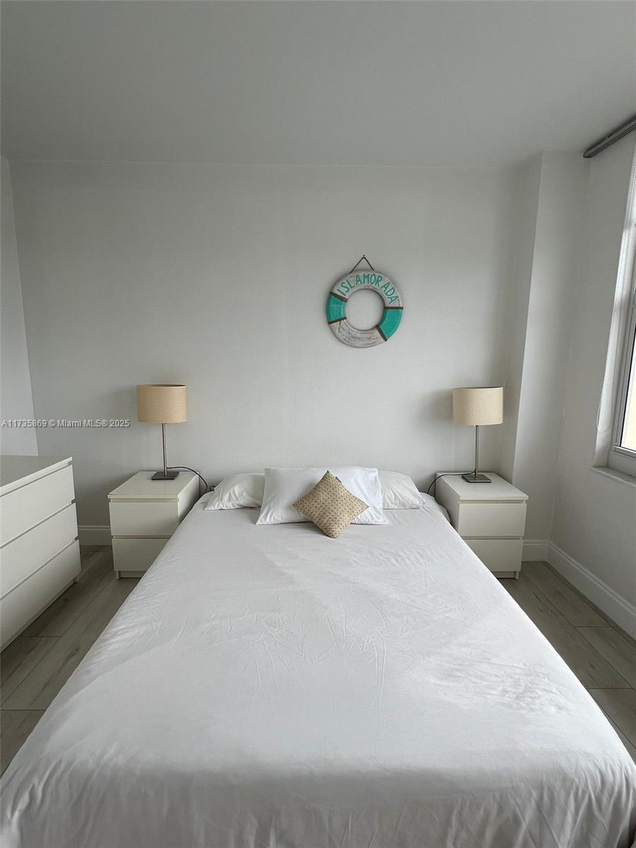 5600 CONDO - Residential Lease