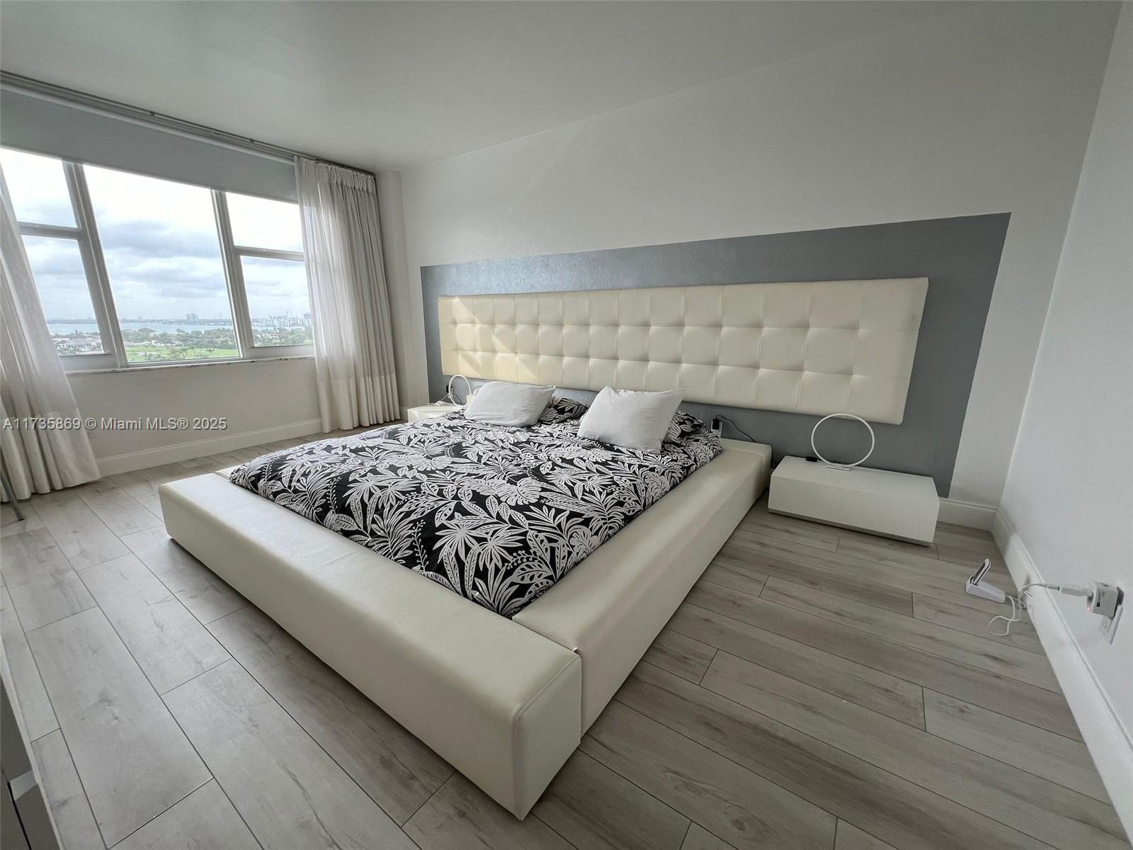 5600 CONDO - Residential Lease