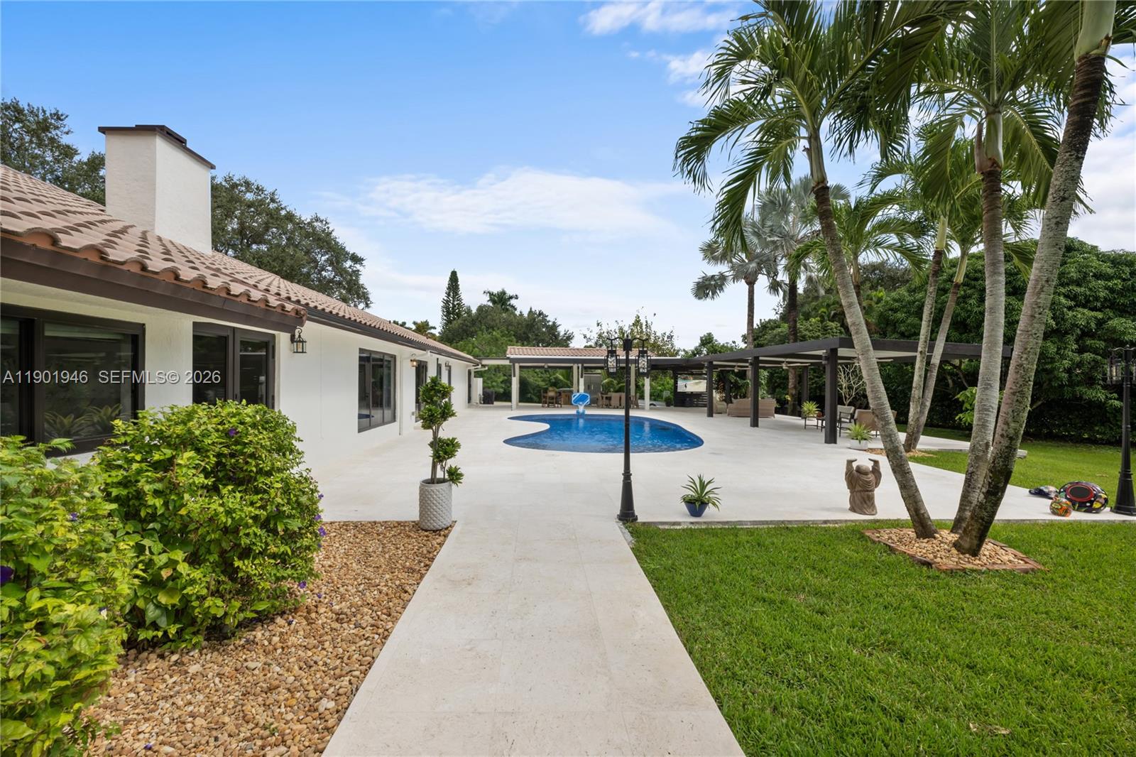 IVANHOE ESTATES - Residential