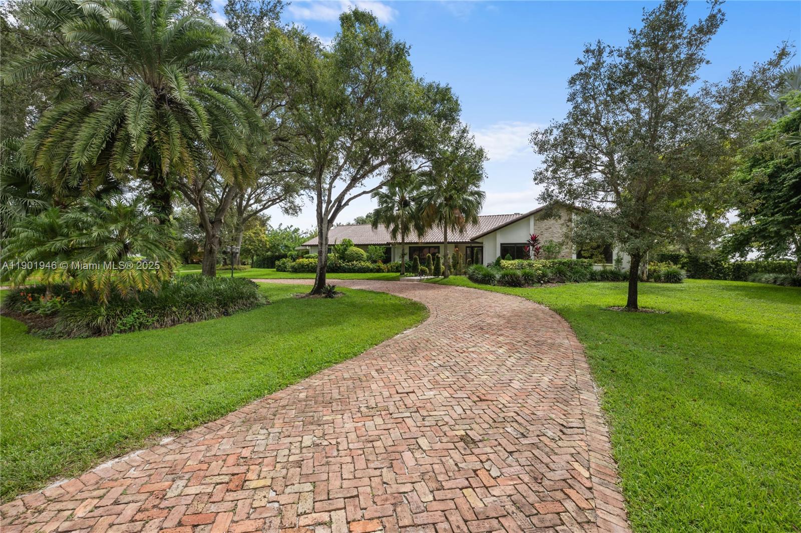 IVANHOE ESTATES - Residential