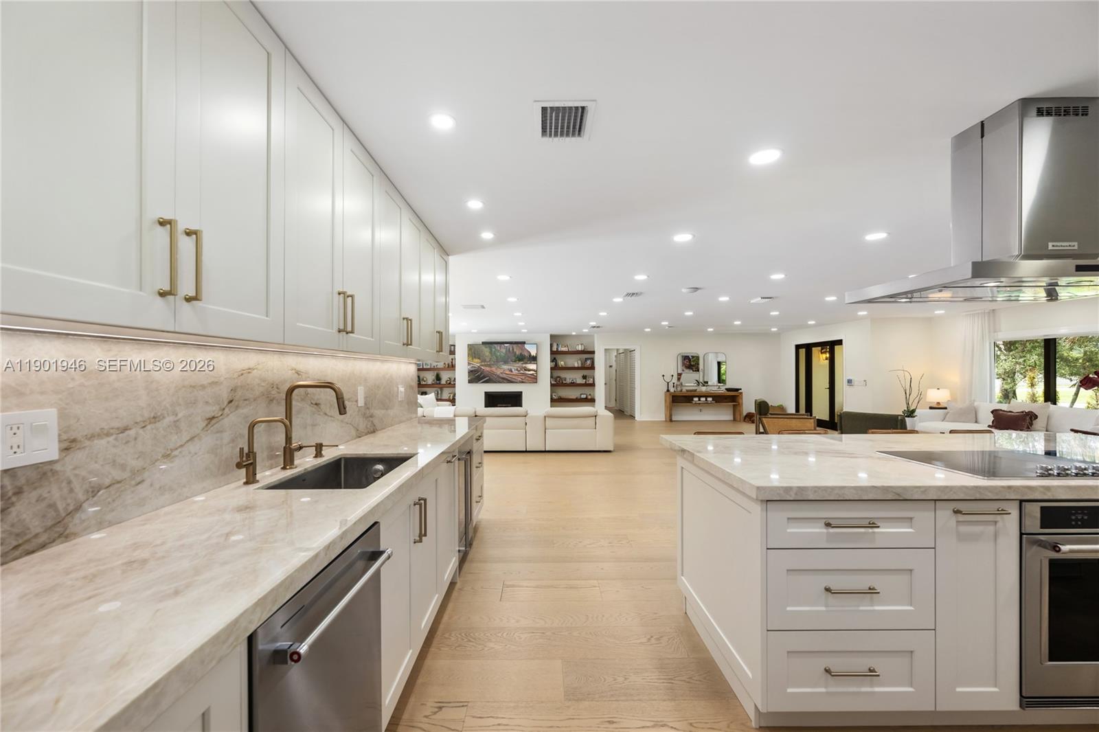 IVANHOE ESTATES - Residential