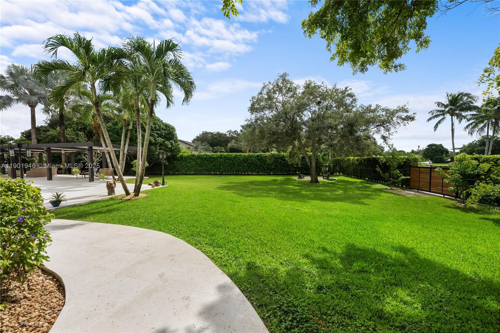 IVANHOE ESTATES - Residential