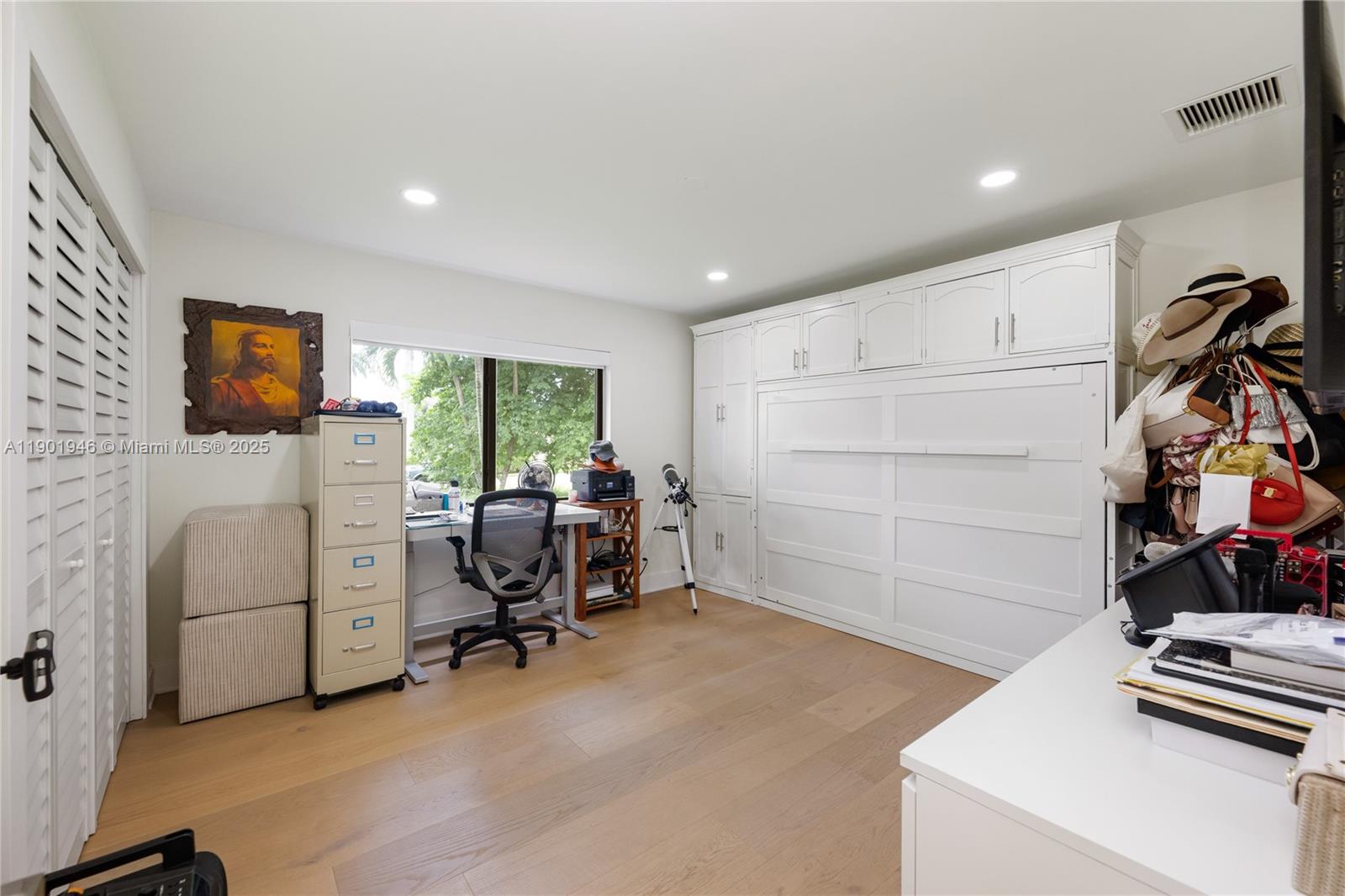 IVANHOE ESTATES - Residential