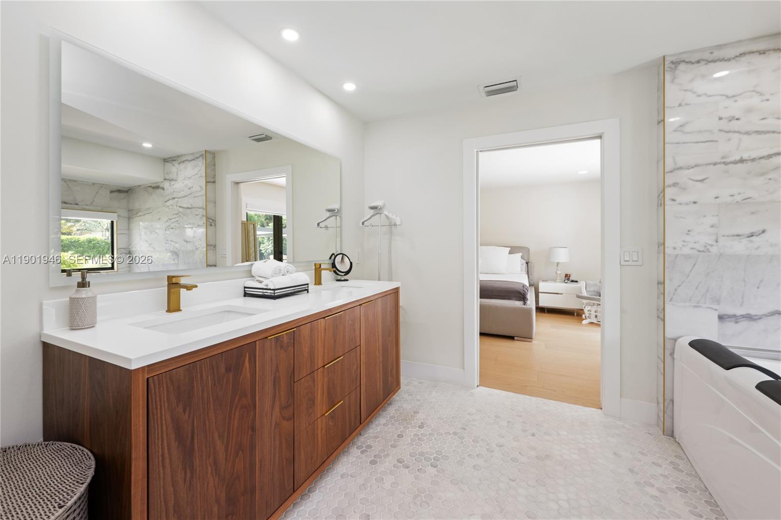 IVANHOE ESTATES - Residential