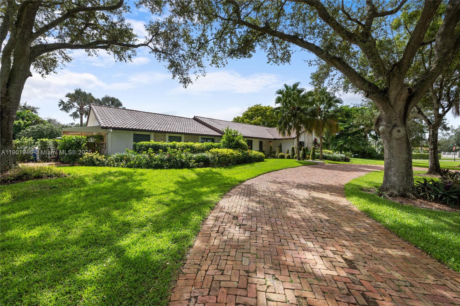 IVANHOE ESTATES - Residential