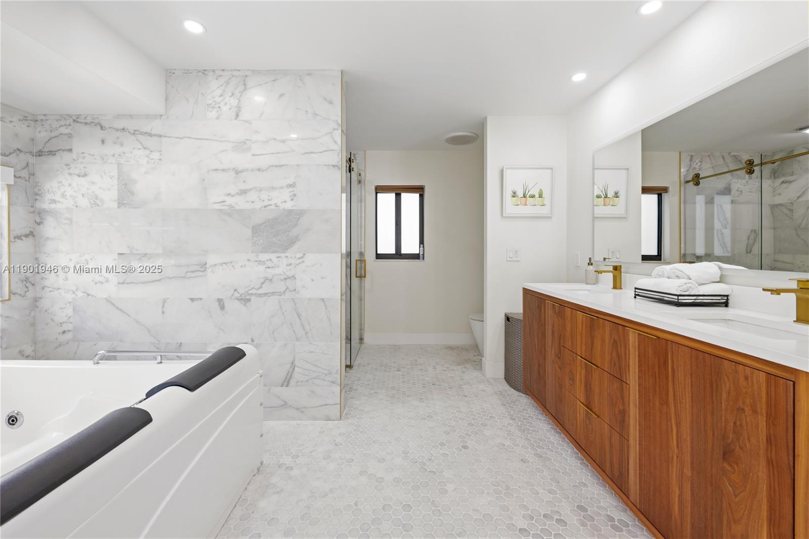 IVANHOE ESTATES - Residential