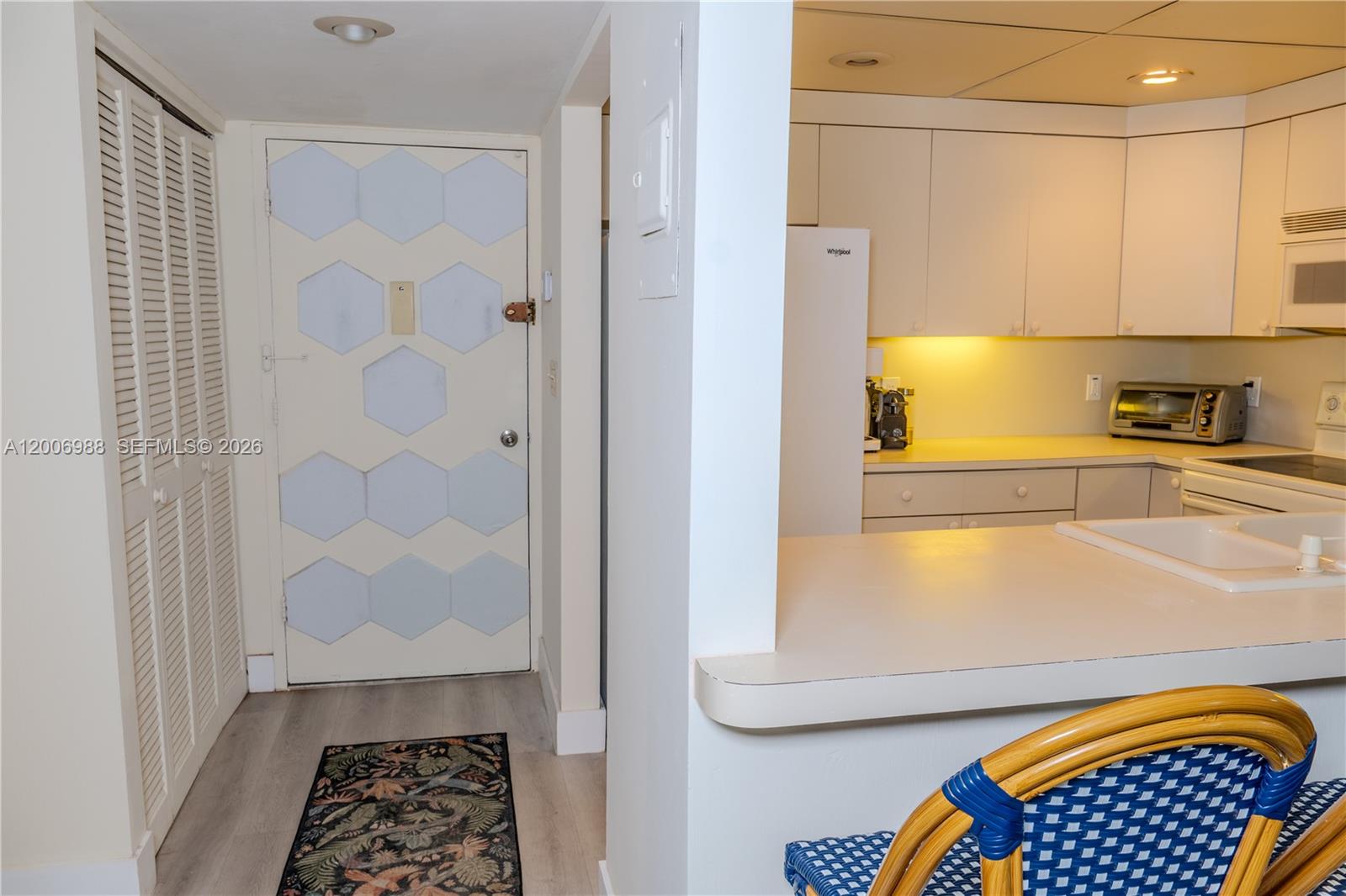 THE PRESIDENTIAL CONDO - Residential