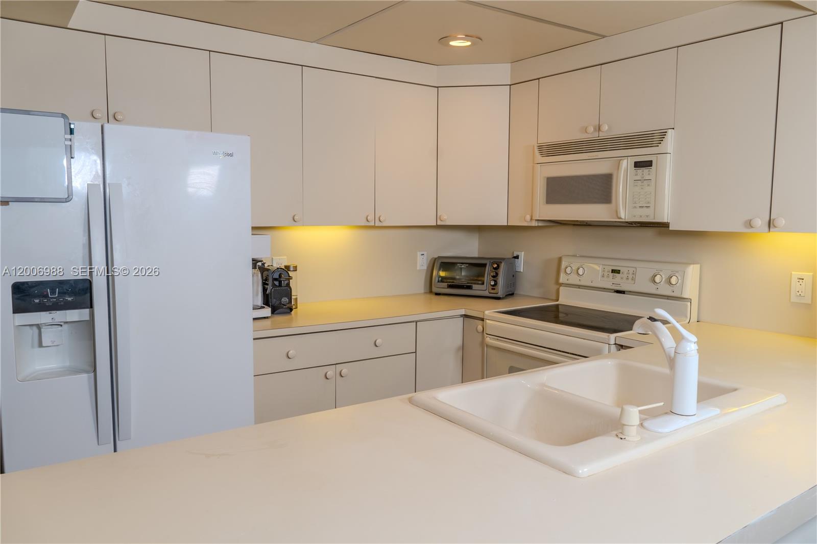 THE PRESIDENTIAL CONDO - Residential