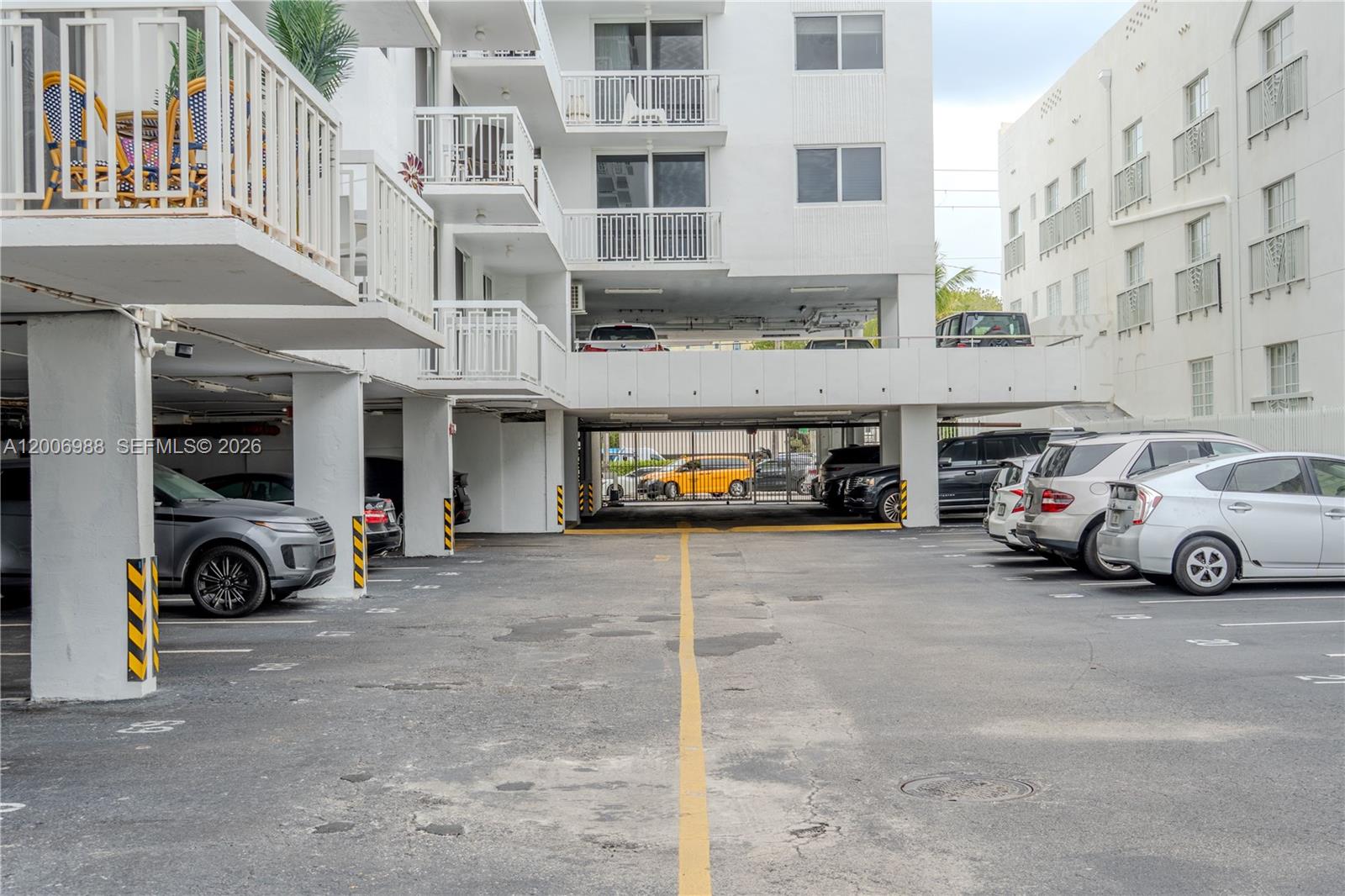 THE PRESIDENTIAL CONDO - Residential