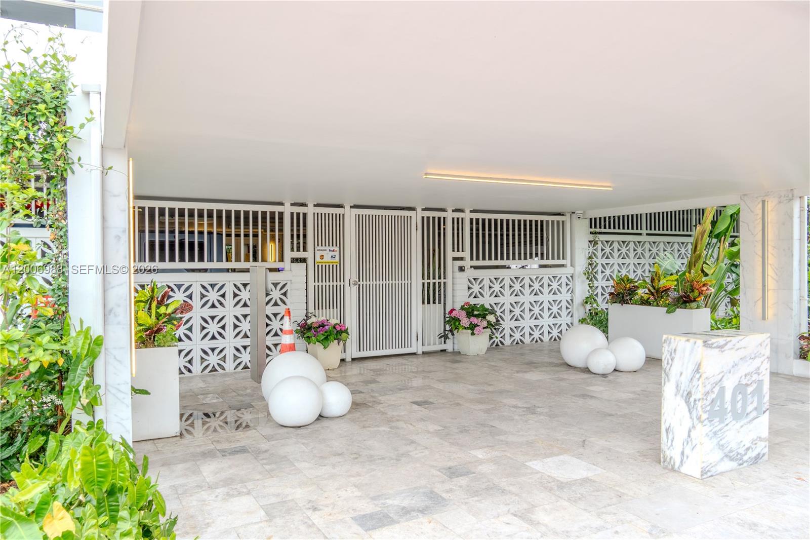 THE PRESIDENTIAL CONDO - Residential