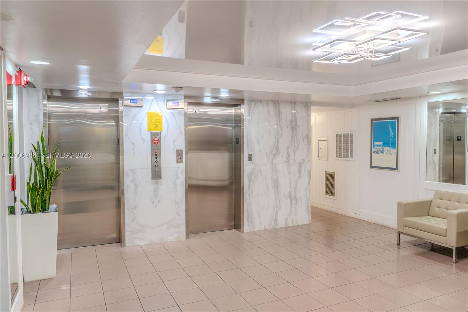 THE PRESIDENTIAL CONDO - Residential