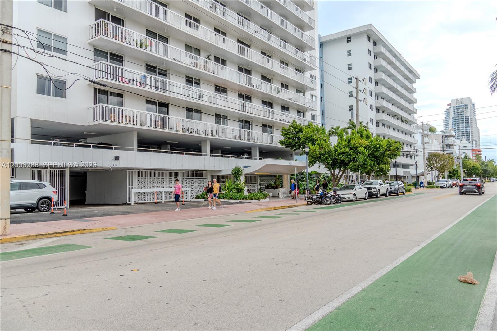 THE PRESIDENTIAL CONDO - Residential