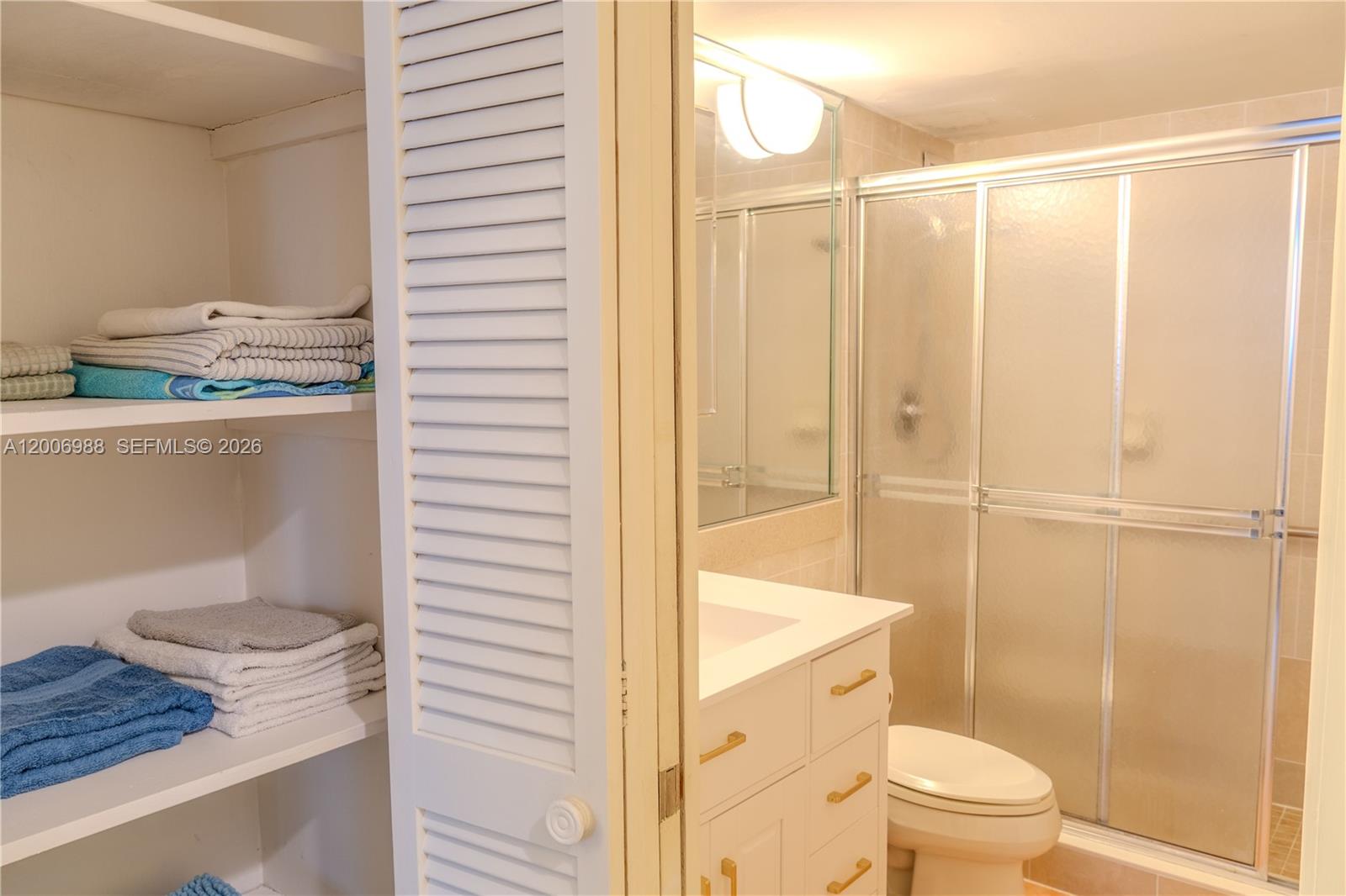 THE PRESIDENTIAL CONDO - Residential