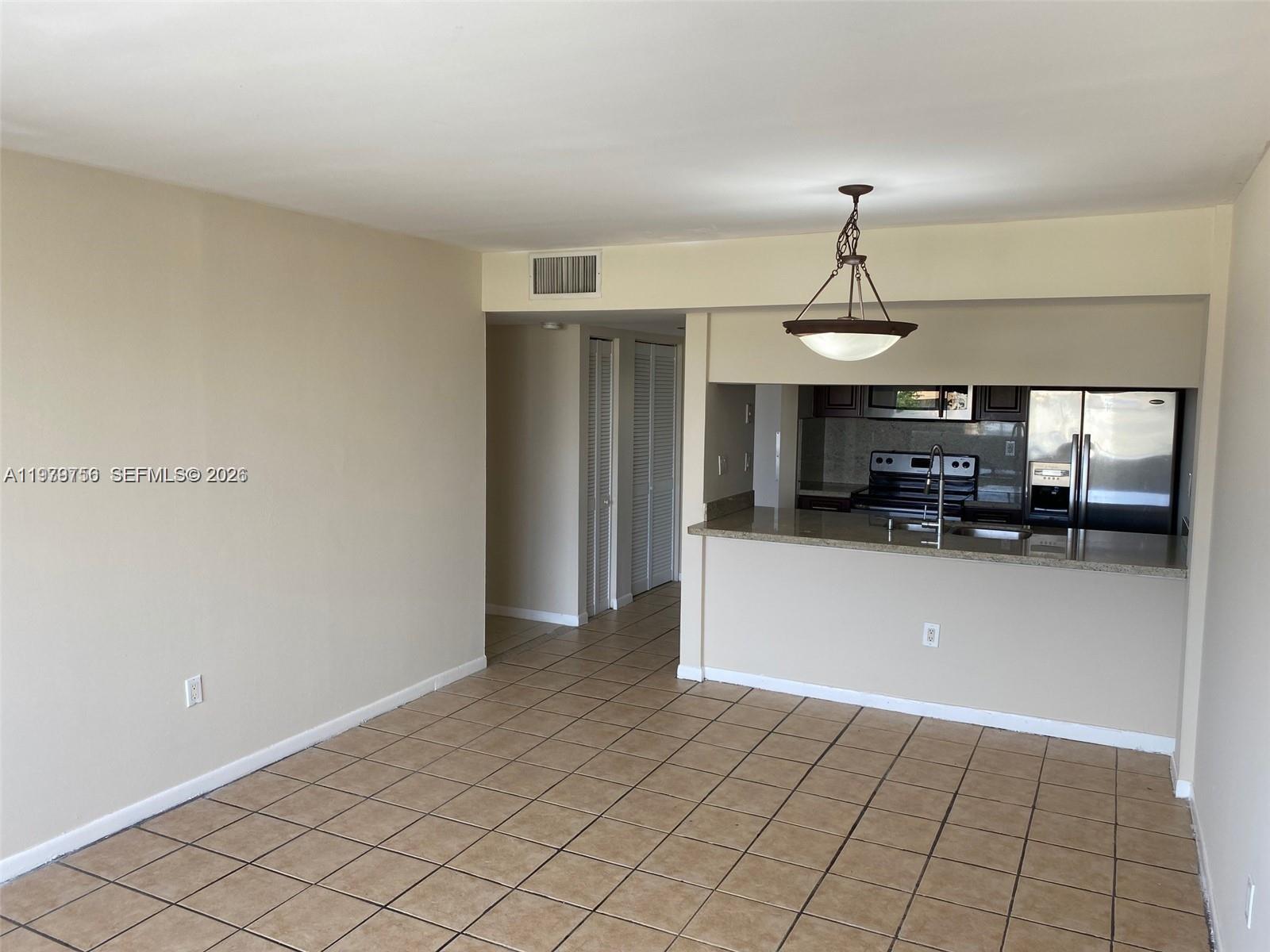 PEPPERMILL KENDALE LKS W - Residential Lease