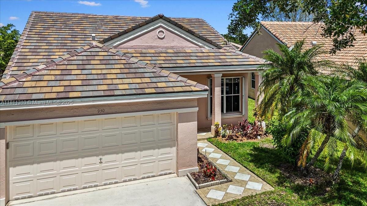 930 Briar Ridge Rd, Weston, Broward County, Florida - 3 Bedrooms  
2 Bathrooms - 