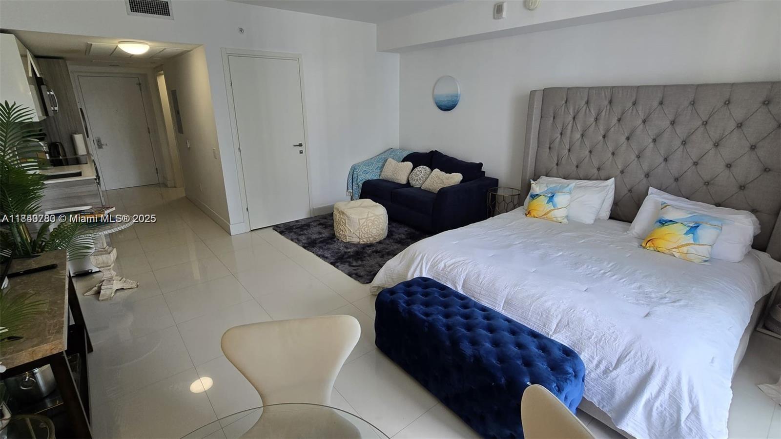 1300 Brickell Bay Dr 2100