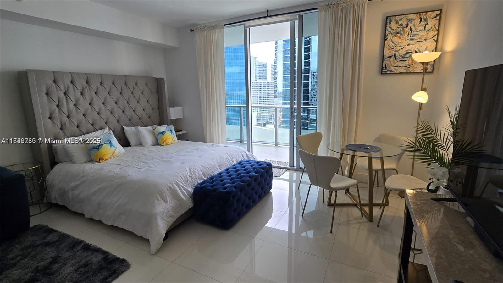 1300 Brickell Bay Dr 2100