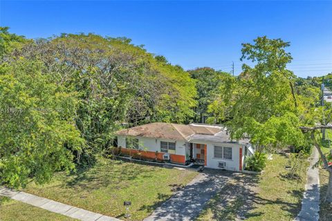 1300 NE 137th St North Miami FL 33161