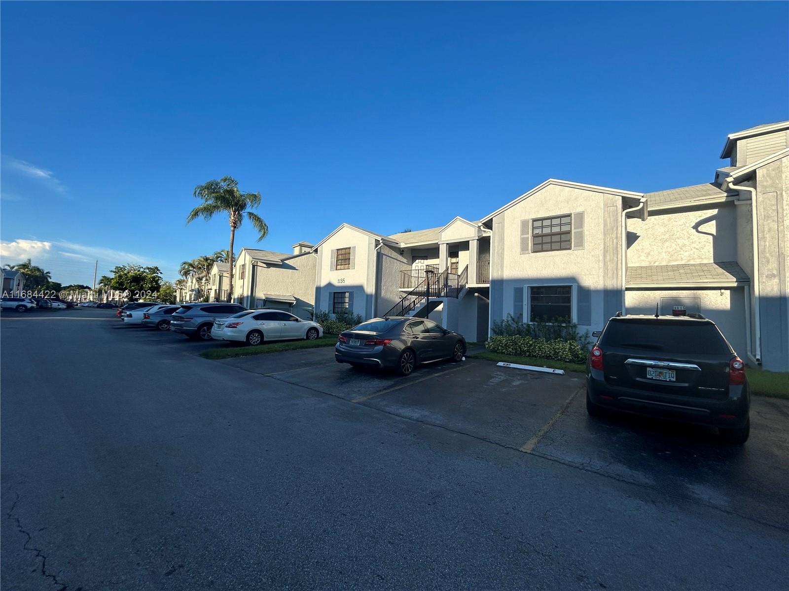 1135 N Franklin Ave 1135F, Homestead, Miami-Dade County, Florida - 2 Bedrooms  
2 Bathrooms - 