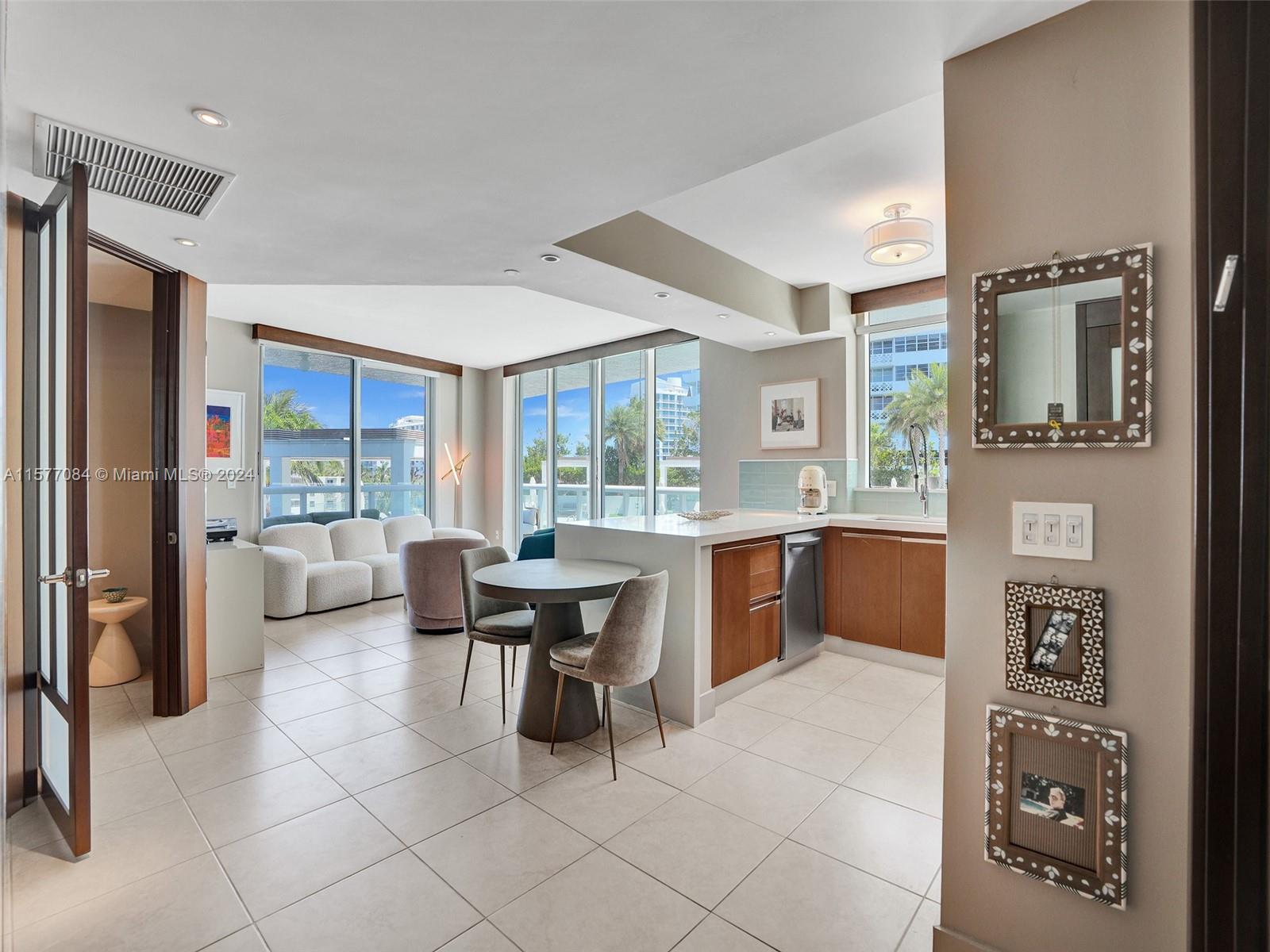 Property for Sale at 10 Venetian Way 405, Miami Beach, Miami-Dade County, Florida - Bedrooms: 1 
Bathrooms: 2  - $799,000