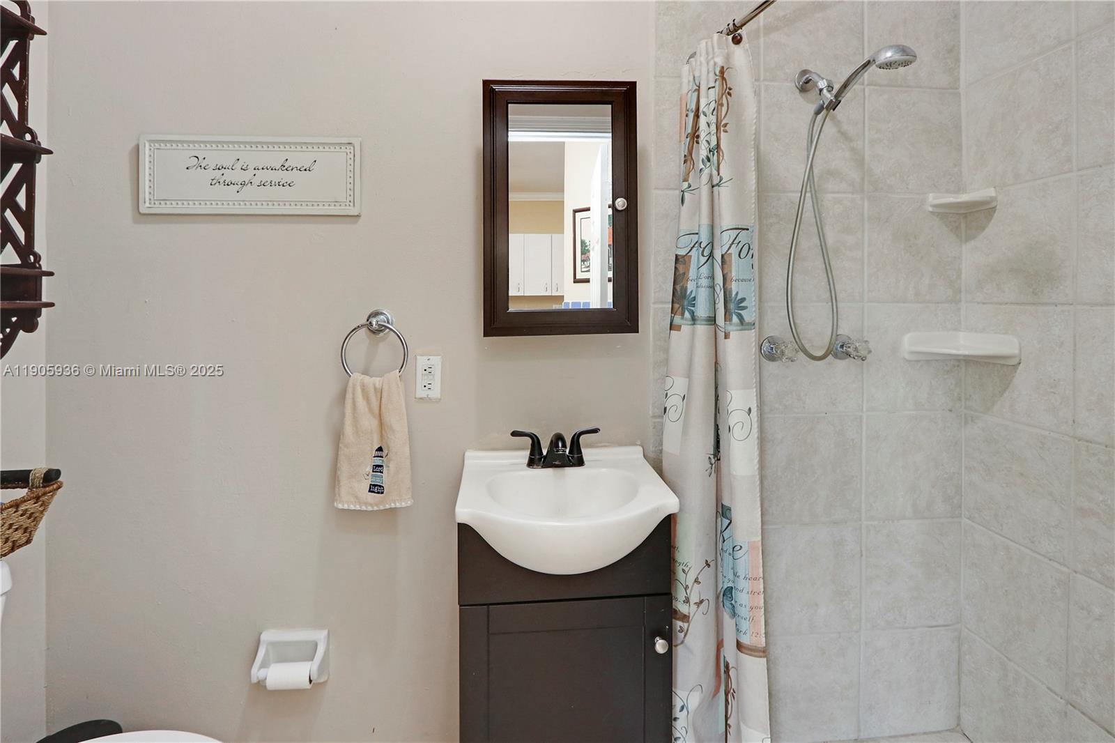 ADVENTURE HOMES - Residential