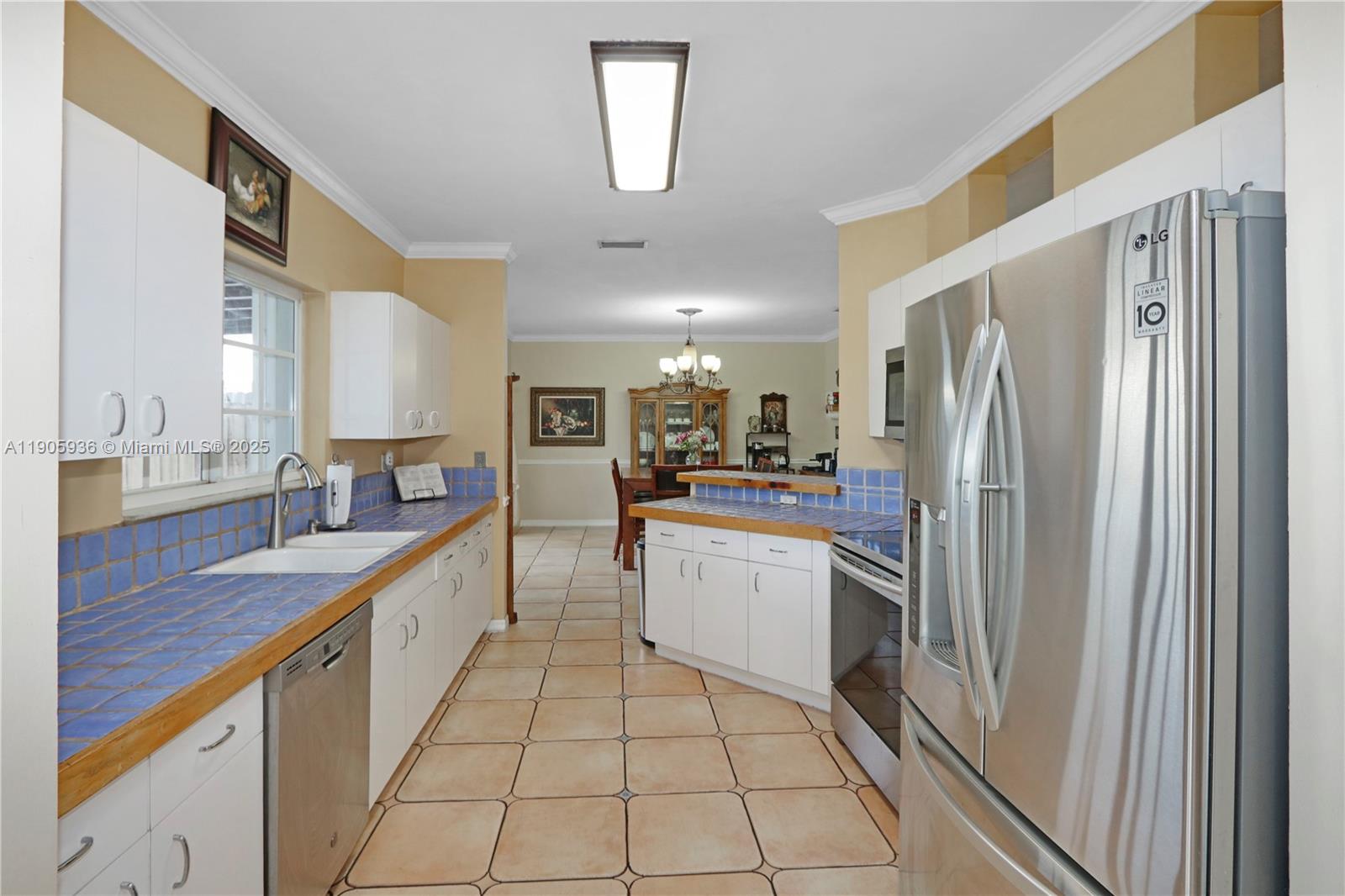 ADVENTURE HOMES - Residential