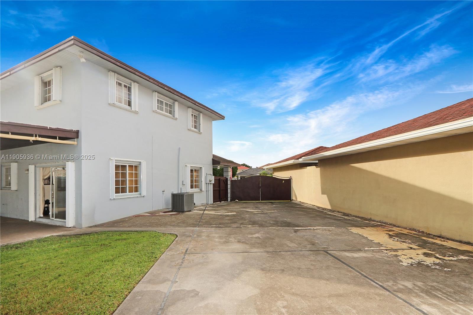 ADVENTURE HOMES - Residential