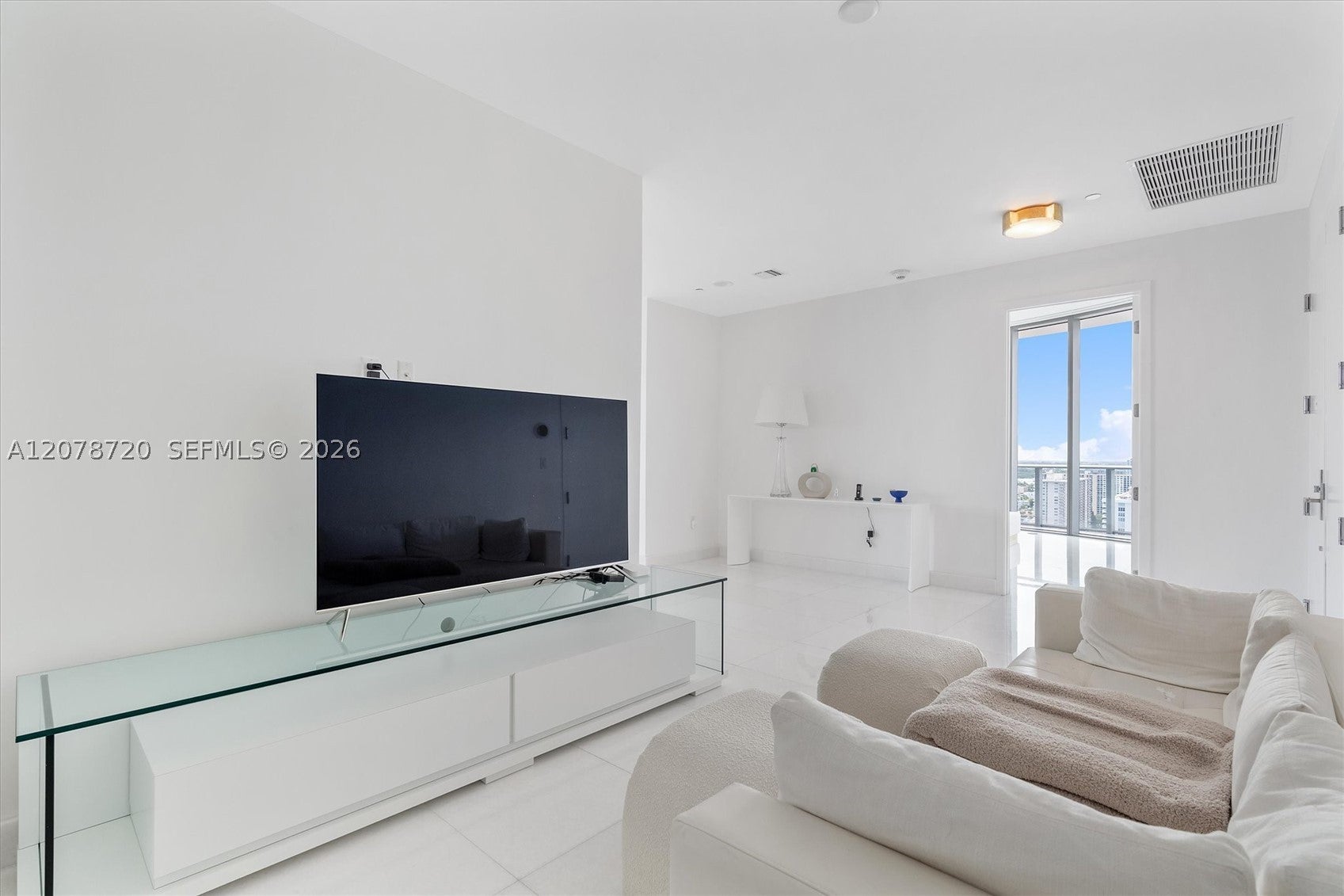 17475 Collins Ave 2203
