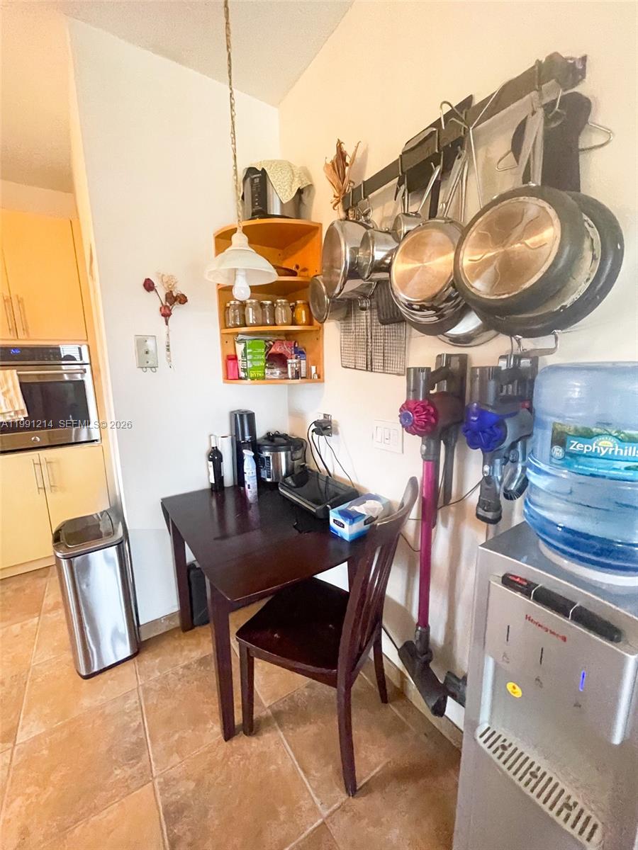 MEDITERRANEAN CONDO - Residential