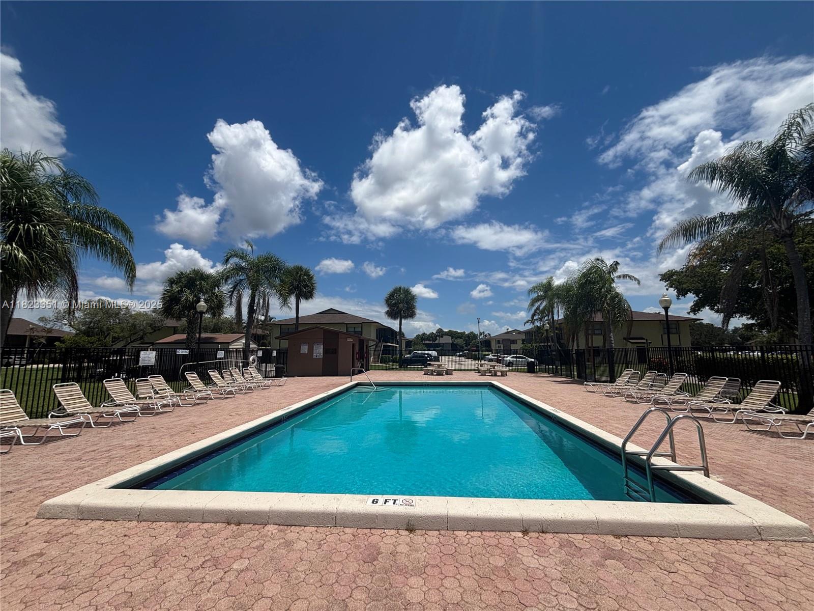 WINDING LAKE AT WELLEBY C - Residential