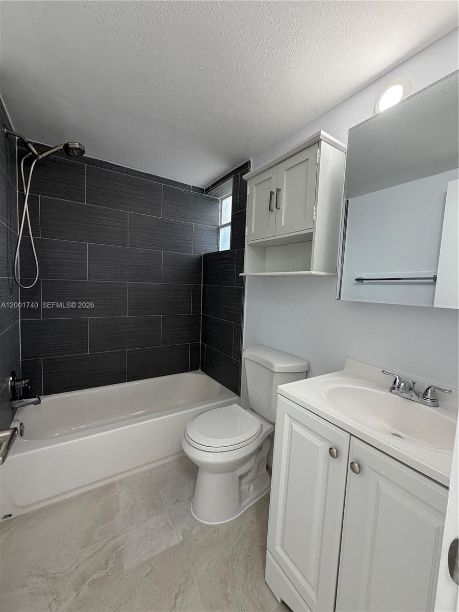 BAYSHORE A - Residential Lease