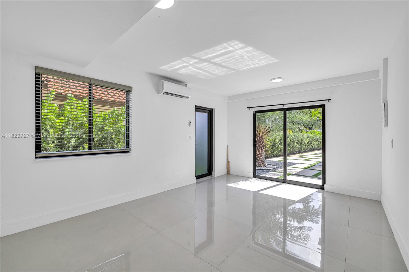 TAMIAMI PLACE PLAN NO 3 - Residential