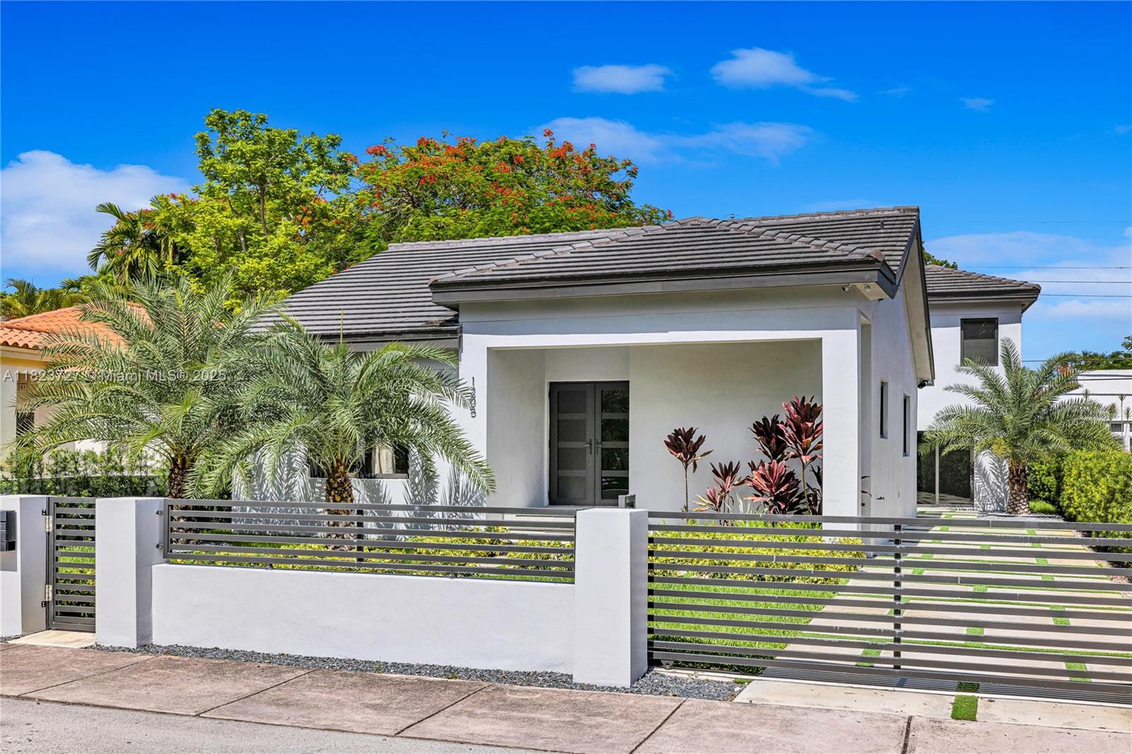 TAMIAMI PLACE PLAN NO 3 - Residential