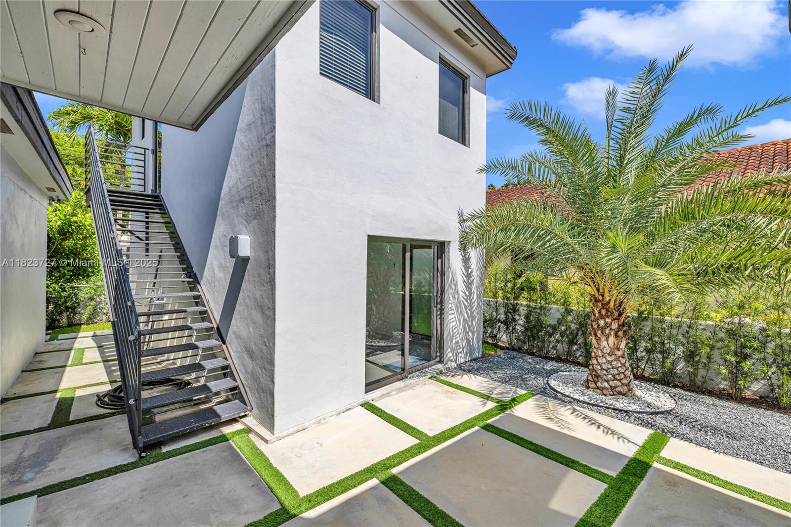 TAMIAMI PLACE PLAN NO 3 - Residential