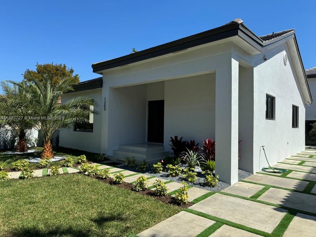 1205 Wallace St, Coral Gables, Broward County, Florida - 5 Bedrooms  
4 Bathrooms - 