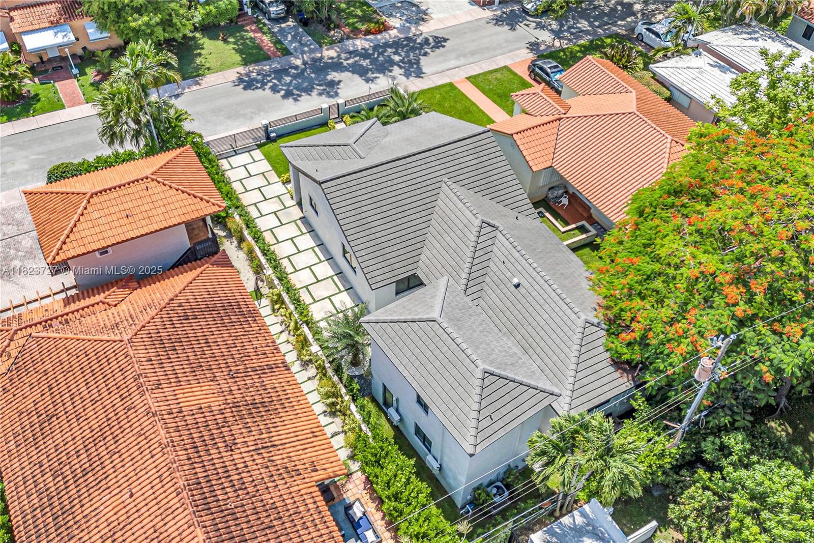 TAMIAMI PLACE PLAN NO 3 - Residential